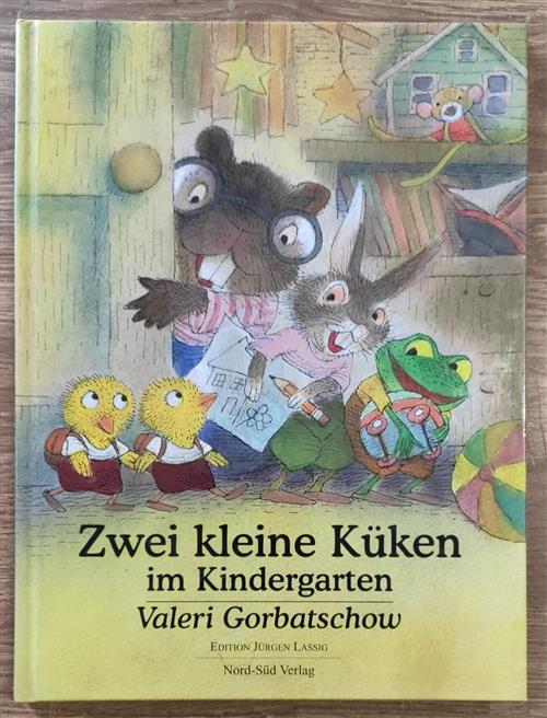 Zwei Kleine Kuken Im Kindergarten